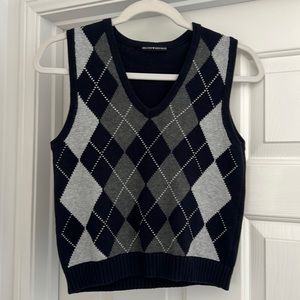 cropped fitted sweater vest